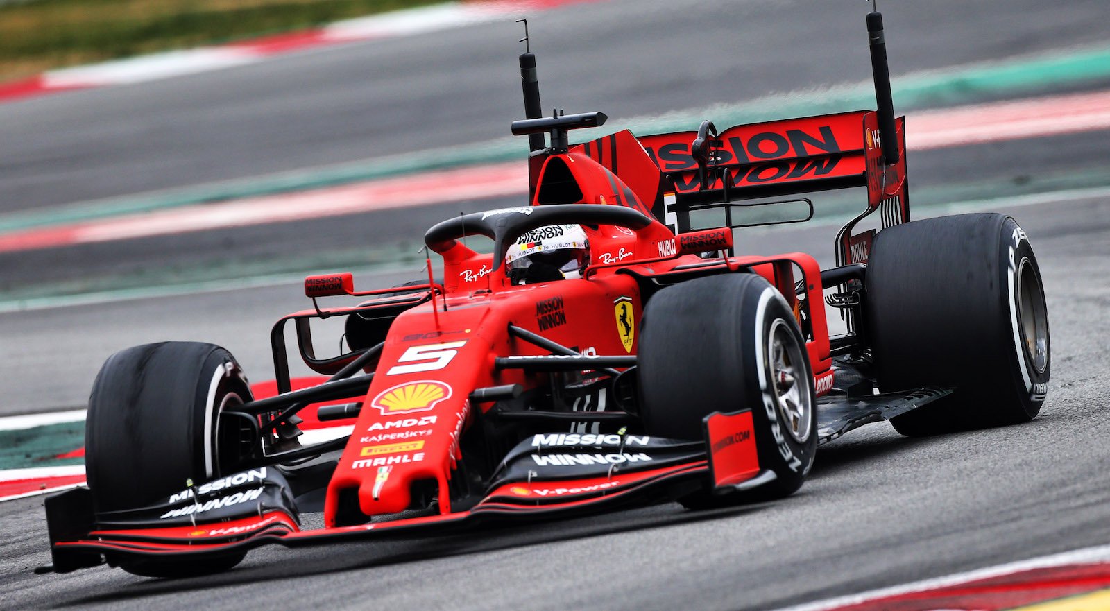 Sebastian Vettel při testech v Barceloně